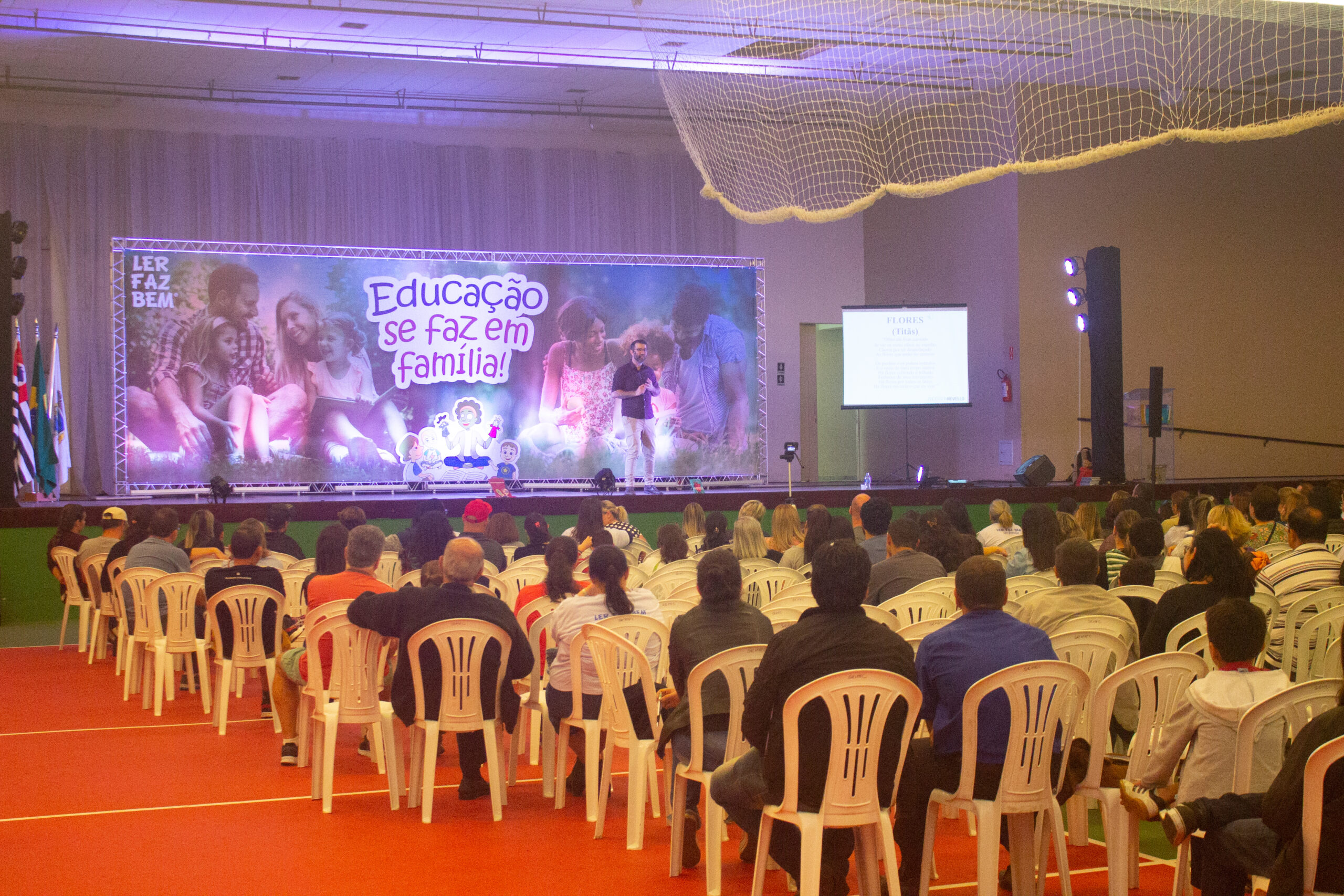 Palestra para a família e professores, ministrada por Anderson Novello, no município de Águas de São Pedro – SP.